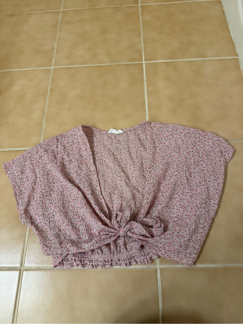 Storia Floral Tie-Front Crop Top